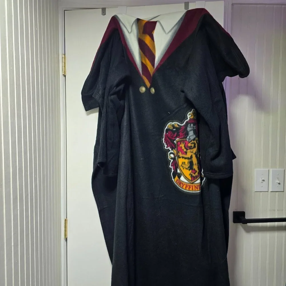 Northwest Harry Potter Comfy Throw Blanket with Sleeves, 48 x 71 Inches, Gryffin